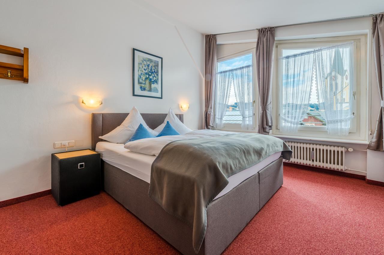 Hotel Am Rathaus Оберштауфен Экстерьер фото